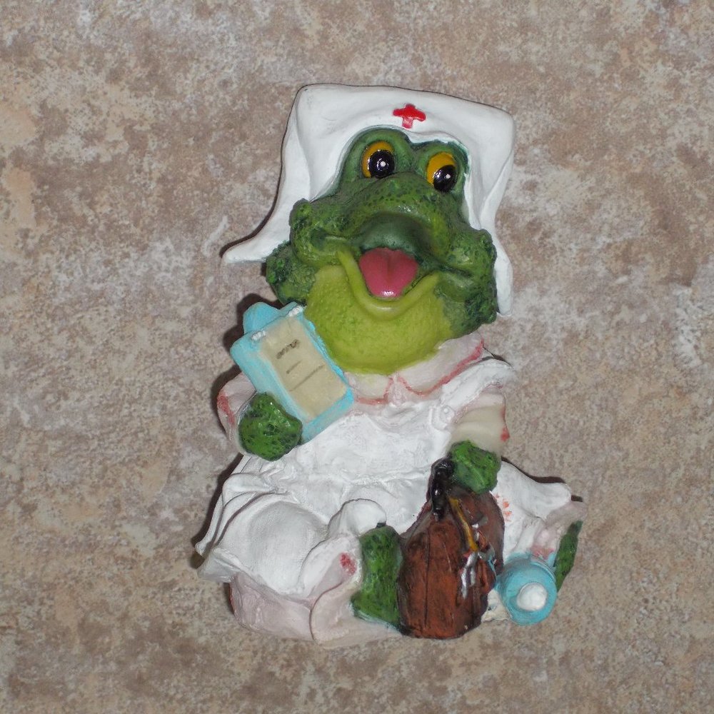 Cute vintage frog nurse approximately 4.4"x4.4"